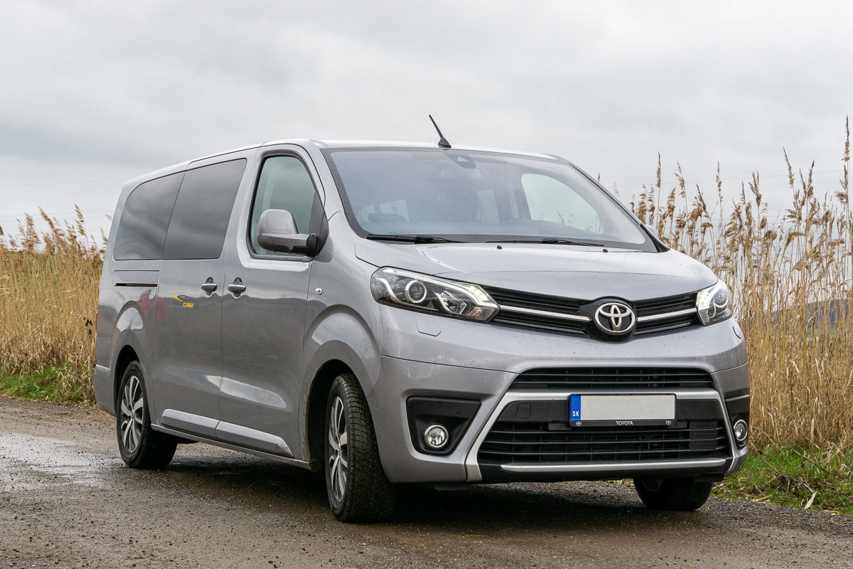 Rent 8 seater Toyota Proace Verso Family - Tripcar
